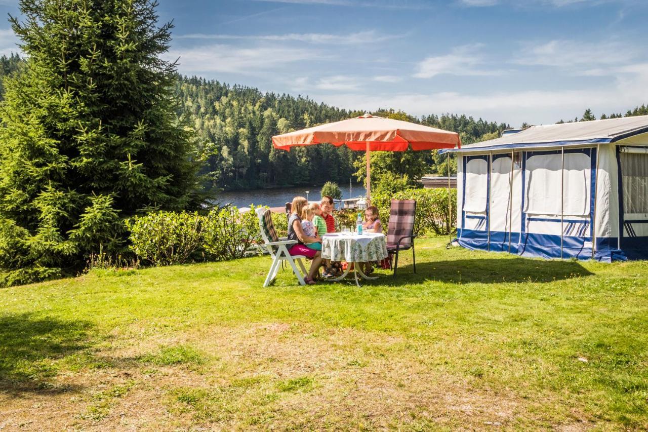 Freizeit- Und Campinganlage Gaisweiher Flossenburg Buitenkant foto